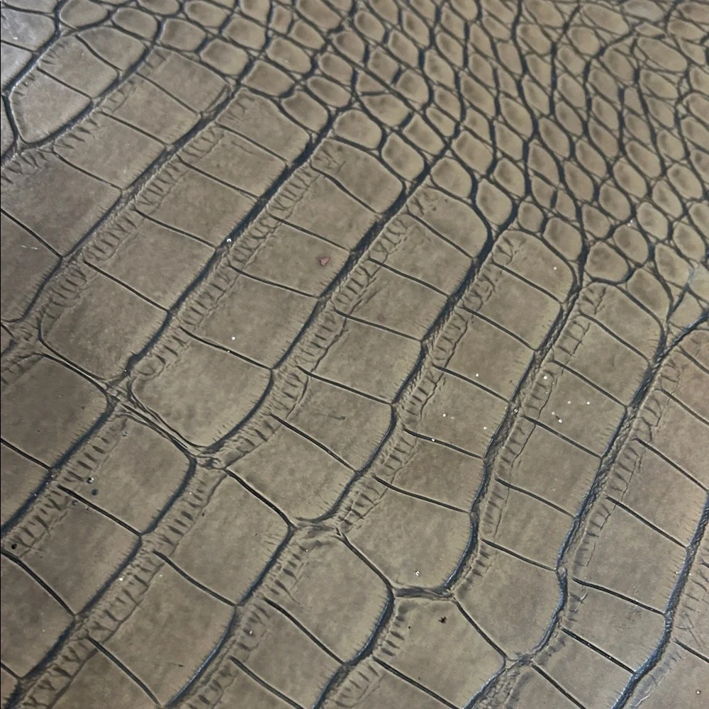Elegant Brown Crocodile Pattern Foam Mat